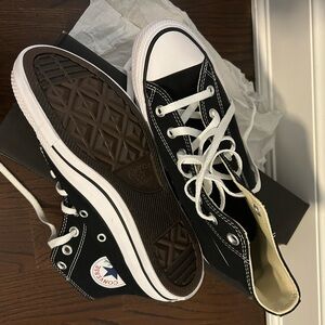 Converse All Star Hi Tops Men’s 6 Women’s 8 NIB